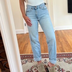 Levis Jeans Vintage Size 25 Straight Leg High Rise